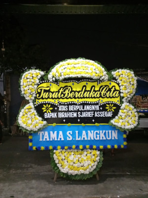 Papan Bunga Duka di Panjang